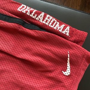 Nike - OU Basketball Shorts - Great Condition